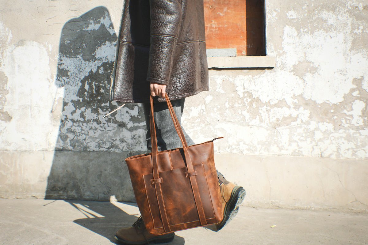Men's Leather Tote Bag - Brown - Image 2